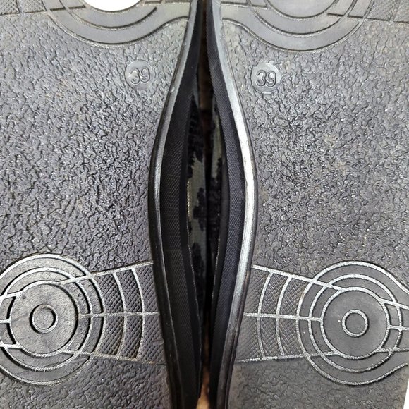 3/$20 Embroidered Raised Velvet Fashion Sneaker | 8.5 - Picture 13 of 13